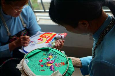 18-day China Textile and Handicrafts Tour for Women Travellers from UK