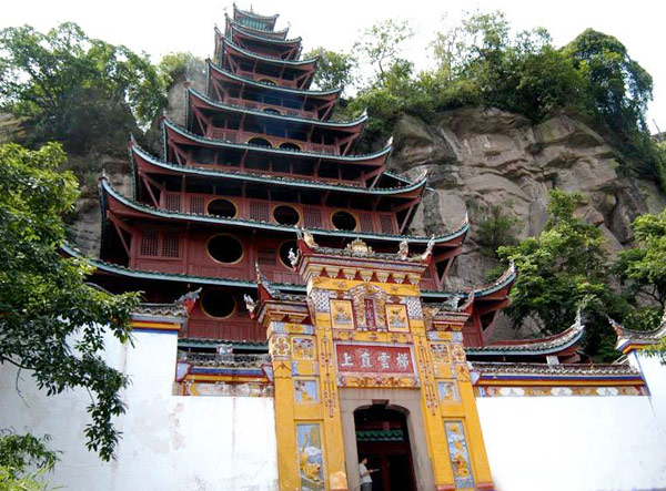 Shibaizhai Temple on Yangtze River