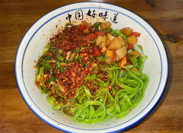 Spinach noodles of Xian